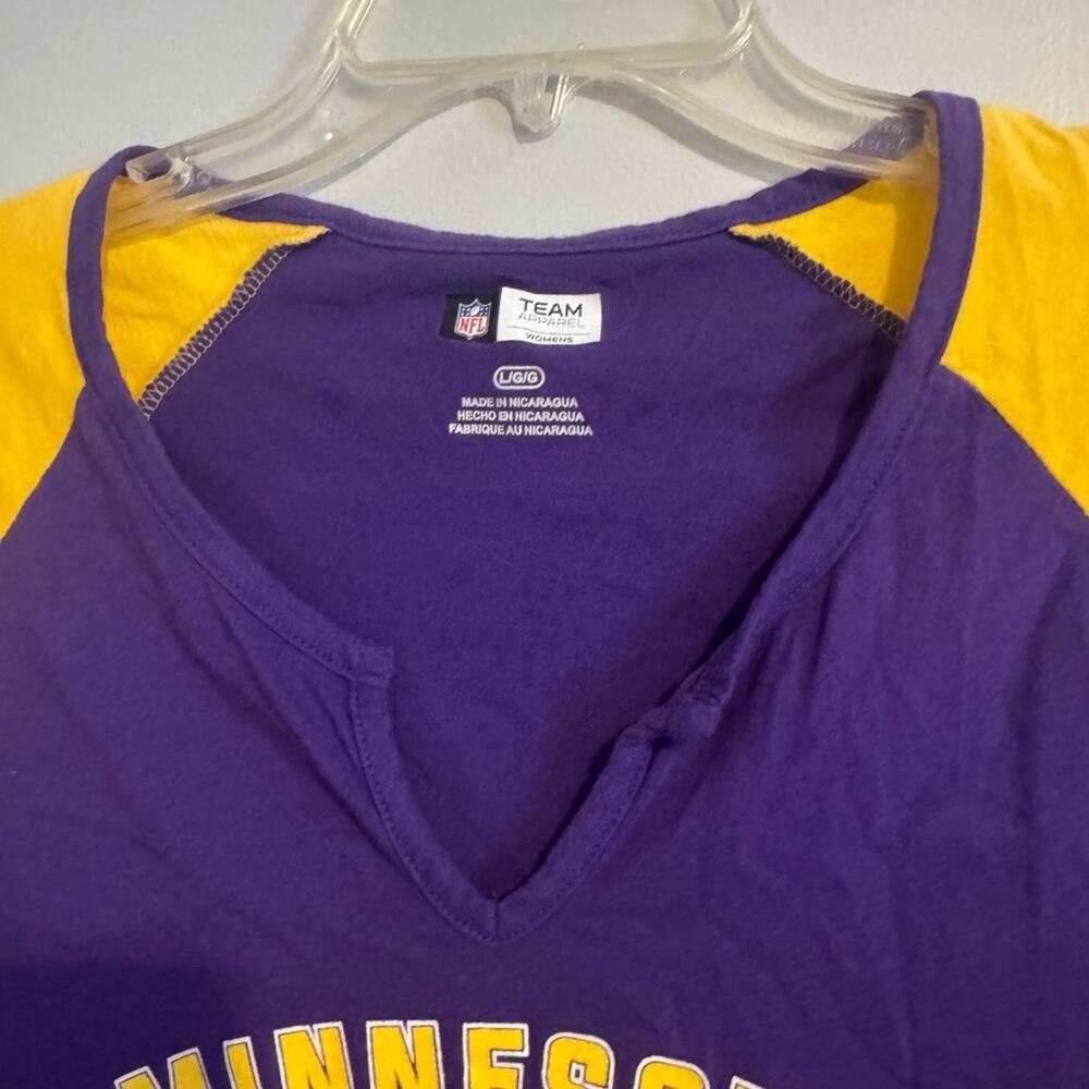 Minnesota Vikings Purple and Yellow T-Shirt- Large - Picture 2 of 6